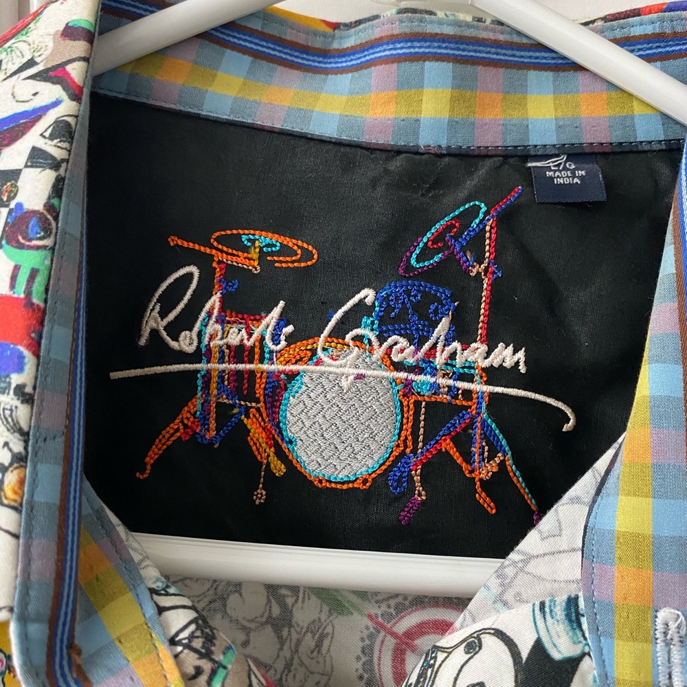 Mens Large Robert Graham shirt.